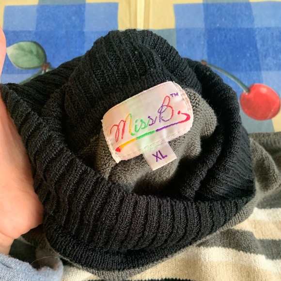 Women’s turtleneck sweater - Picture 3 of 3